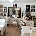 The Gallery B&b, The Glen, ,county Cork Kinsale
