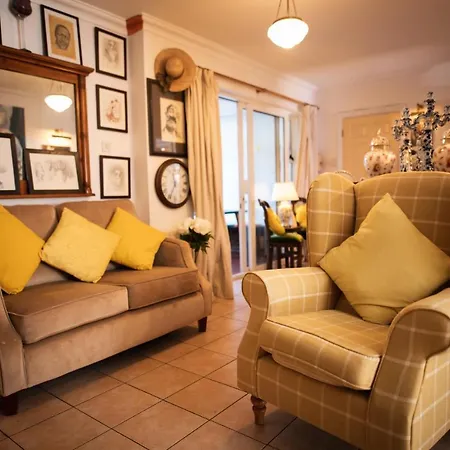 The Gallery B&b, The Glen, ,county Cork לינה וארוחת בוקר