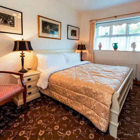לינה וארוחת בוקר The Gallery B&b, The Glen, ,county Cork קינסייל