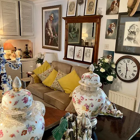 The Gallery B&b, The Glen, ,county Cork *