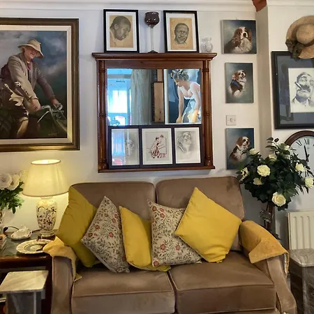 The Gallery B&b, The Glen, ,county Cork 住宿加早餐酒店 金塞尔