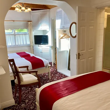 לינה וארוחת בוקר The Gallery B&b, The Glen, ,county Cork