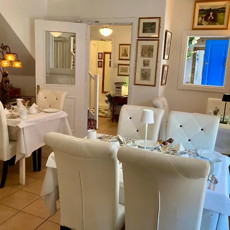 Bed & Breakfast The Gallery B&b, The Glen, ,county Cork