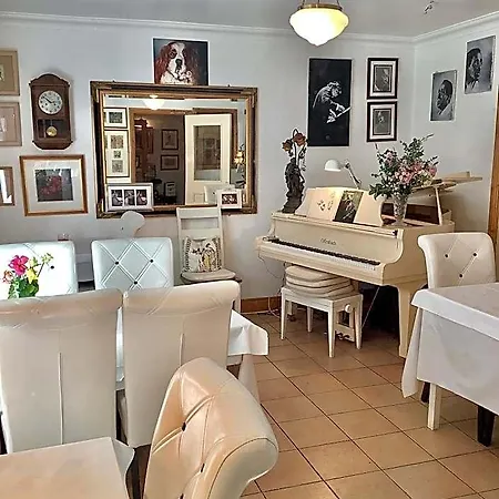 The Gallery B&b, The Glen, ,county Cork Kinsale