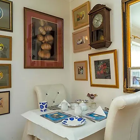 The Gallery B&b, The Glen, ,county Cork Bed and breakfast Kinsale