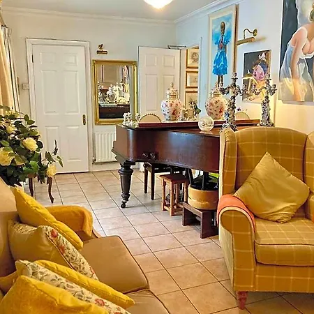 The Gallery B&b, The Glen, ,county Cork 3*