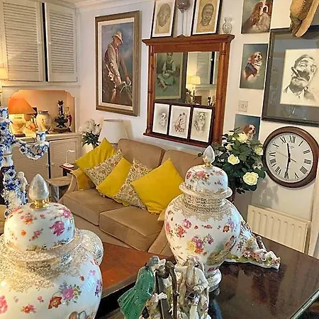 The Gallery B&b, The Glen, ,county Cork