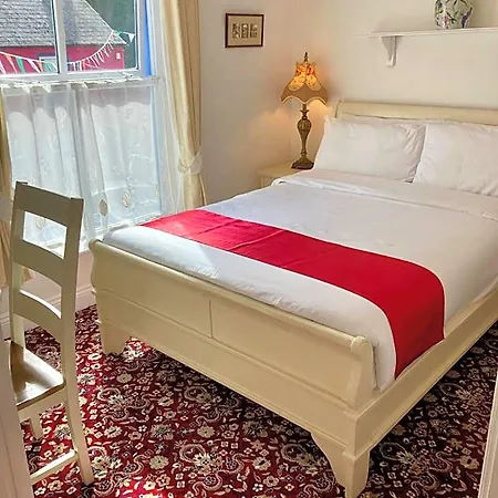 The Gallery B&b, The Glen, ,county Cork Bed and breakfast Kinsale