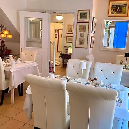 The Gallery B&b, The Glen, ,county Cork Kinsale
